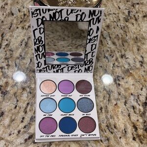 Do Not Disturb Eye Shadow Palette: 9 Colors